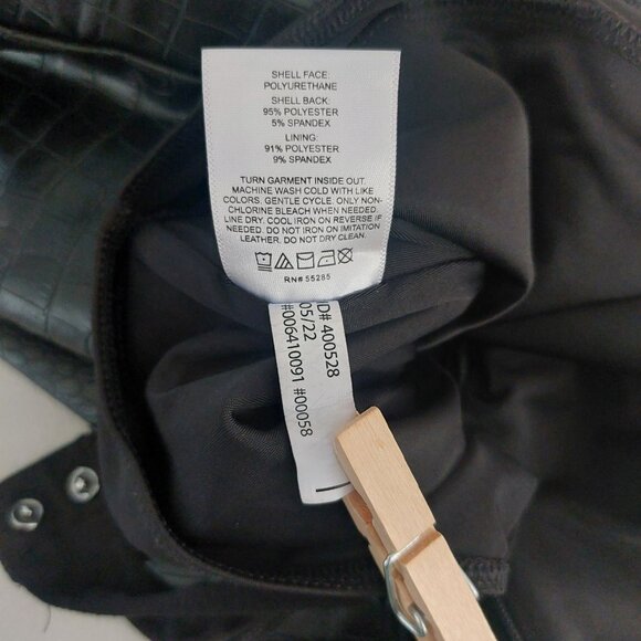 Black Faux Leather Bodysuit M Tank Top Croc Embossed Basic Layer Edgy EXPRESS - Picture 10 of 14